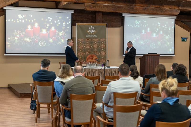 2025_12_22_hivatali karacsony_07.jpg